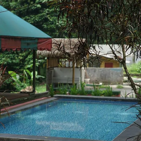 Bamboo Sanctuary Pancawati Resort Bogor, hotel in Ciherangsating