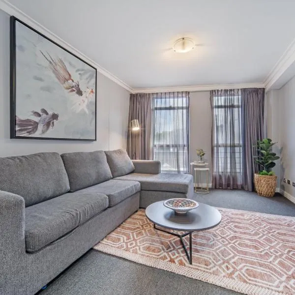 KozyGuru | Sydney CBD | Sunny City 2 Bed Apt, hotel in Sydney