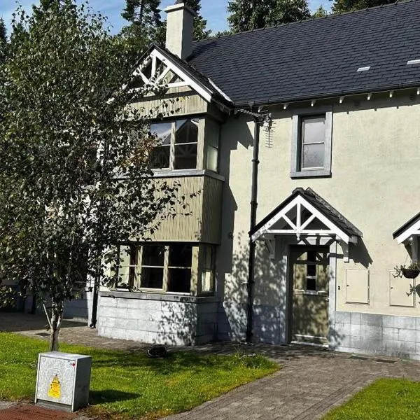 Kilronan 3 bed house on castle grounds, hotel v destinaci Ballyfarnon