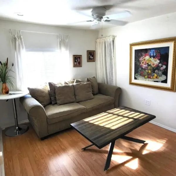 U4 - Cozy 1BR & 1BA Walkup APT in DT PHX with pkg, hotel in Phoenix
