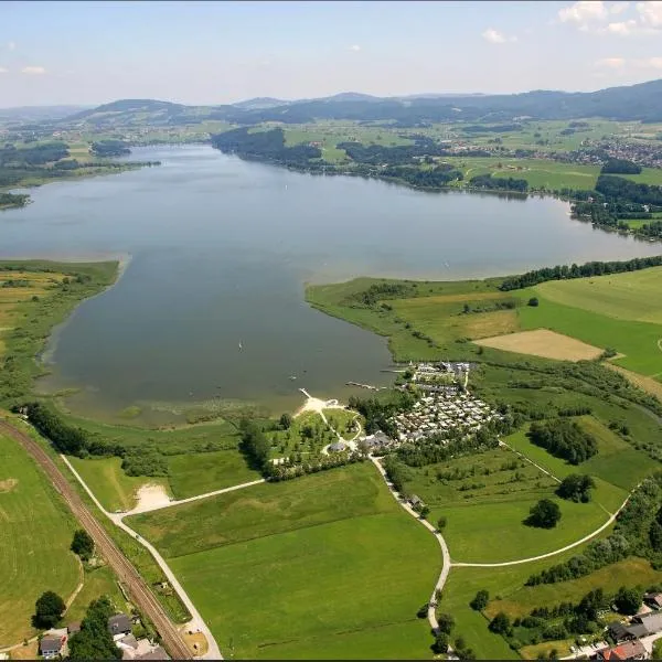 Hotel Berg, hotel v destinaci Seekirchen am Wallersee