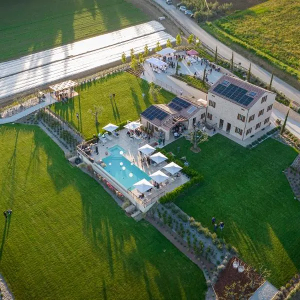 Luxury Villa Mei - SPA, Pool & Jacuzzi-Wedding, hotel en Civitanova Marche