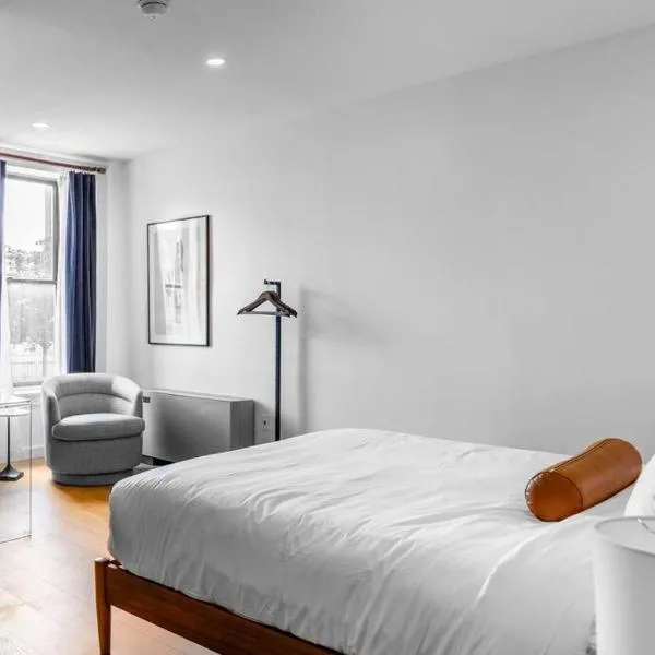 DTWN Bangor, Historic Hotel, Coffee Shop in building, Room # 105, hotel in Bangor