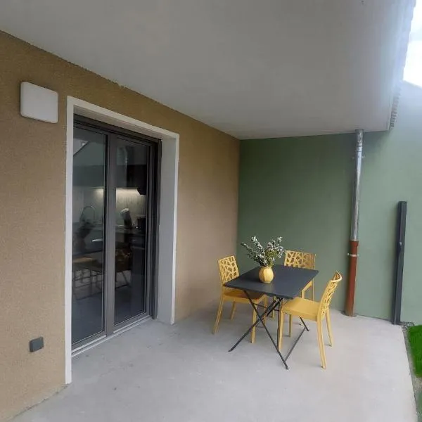 Appartement avec terrasse LO du Lac - Paladru, ξενοδοχείο σε Paladru
