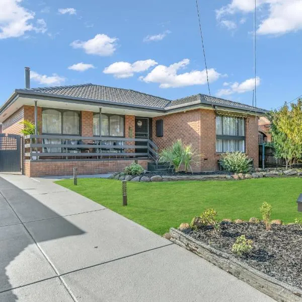 Melbourne Airport Pet friendly Guest House, hotel in Melbourne