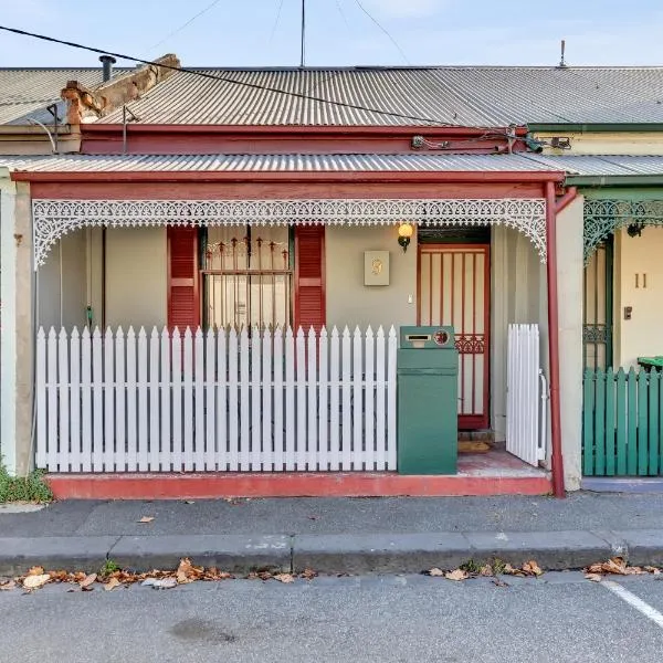 Melbourne Guest House with Parking and Courtyard, hotel a Melbourne