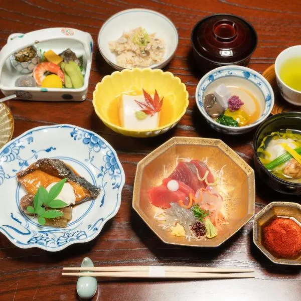 Kappo Ryokan Uoichi, отель в городе Shimada