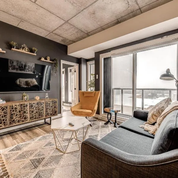 Appartement Luxe, Incredible Sunset View, Pool, Parking, Near Old Québec, hotel in Quebec City
