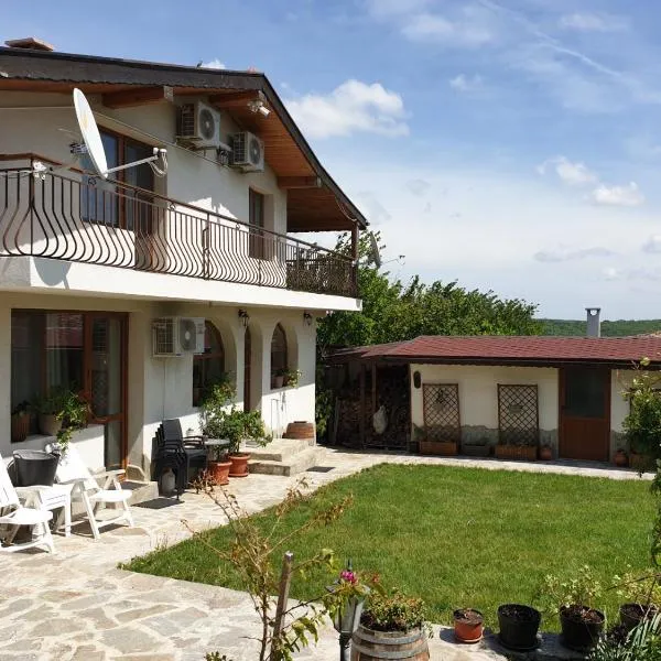 Kъща за гости Калимански рай, Hotel in Kalimantsi