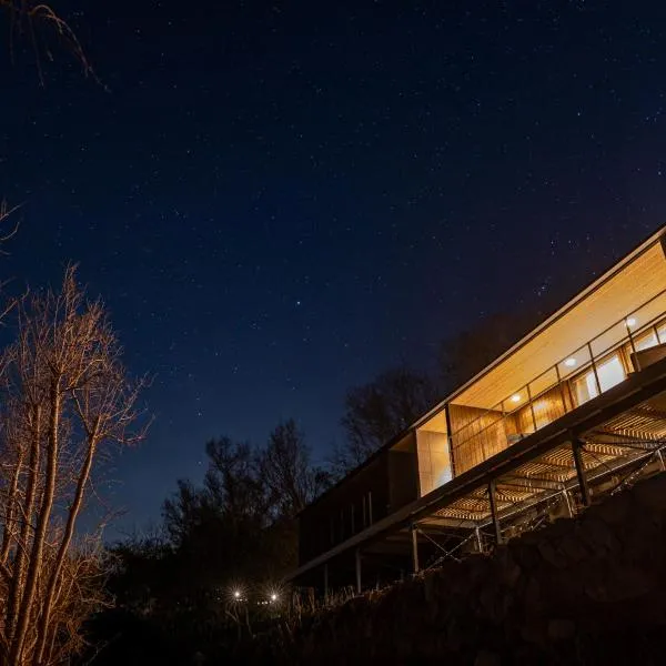 千年オリーブテラス for your wellness 「The STAY」, hotel in Tonosho
