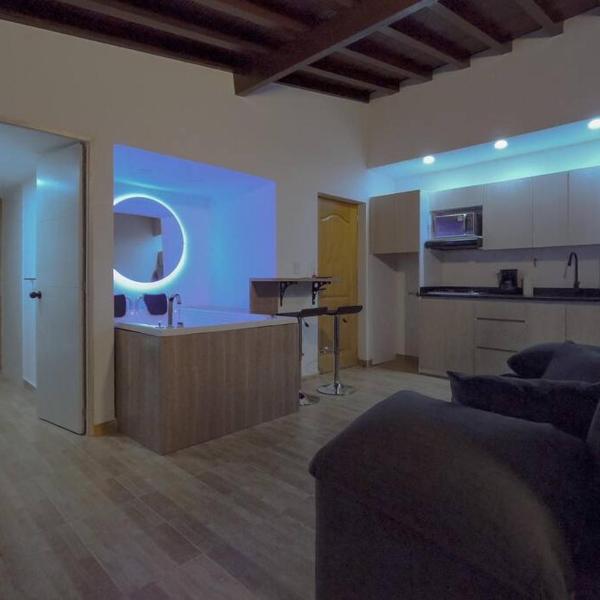 203 Enigmatic Loft with Jacuzzi, Medellín