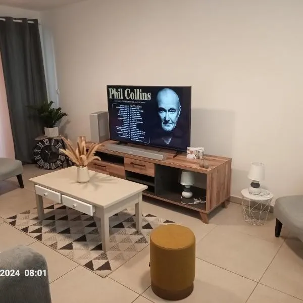 Spacieux T2, Bord De Mer Sable Volcanique, hotel v destinaci Saint-Paul