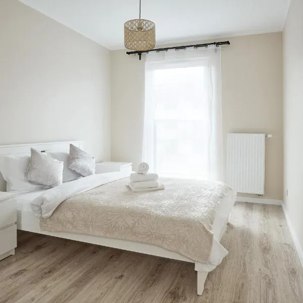 Poznań Airport Comfort Apartment by BookingHost, hotel u gradu Poznanj