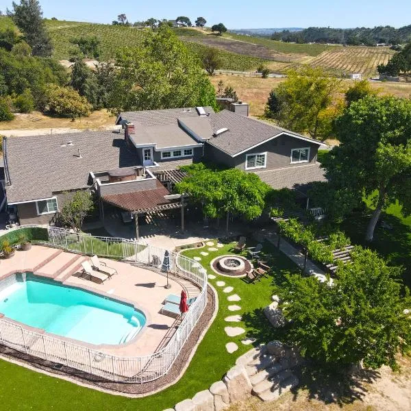 The Vineyard Farmhouse Villa, hotel in Paso Robles