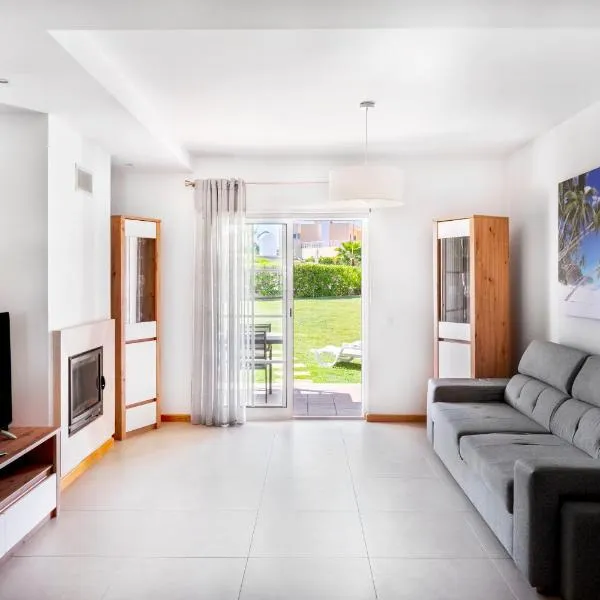 Apartamento no Condomínio Baia Village com Piscina, hotel v destinaci Albufeira
