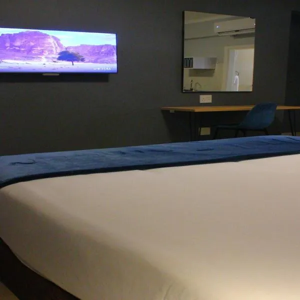 Bayside Self Catering and Hotel 14 Monty Naicker Pinestreet Durban, hotel in Durban