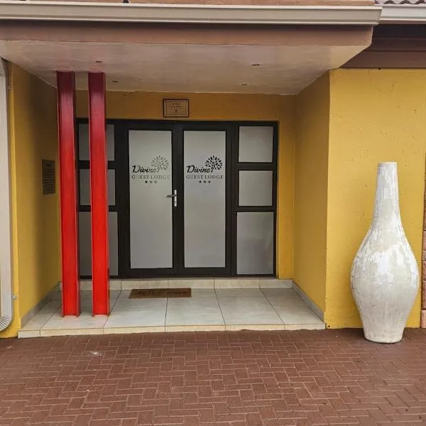 Divine Guest Lodge, hotel in Rustenburg