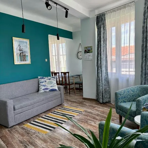 Glarus Apartment with Infinity Sea View, hotel a Varna