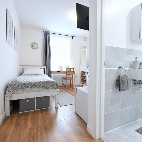 Studio Apartment - London, London