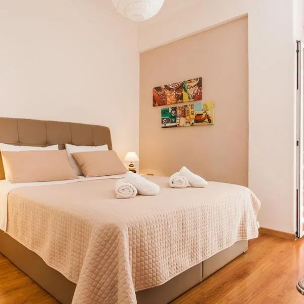 Flat in Athens historic city center @Ipitou str、アテネのホテル