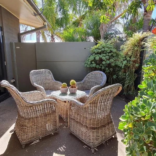 The Good Life - Two Bedroom Garden Apartment, hotel Port Pirie-ben