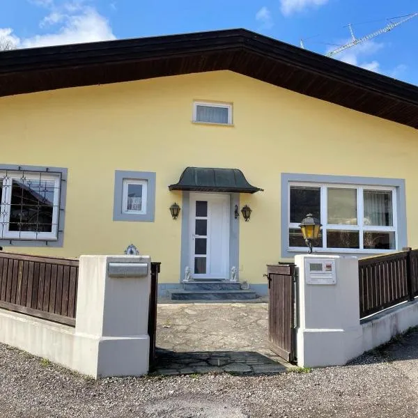 Ferienhaus Schneeweiß,位于山夫顿堡的酒店