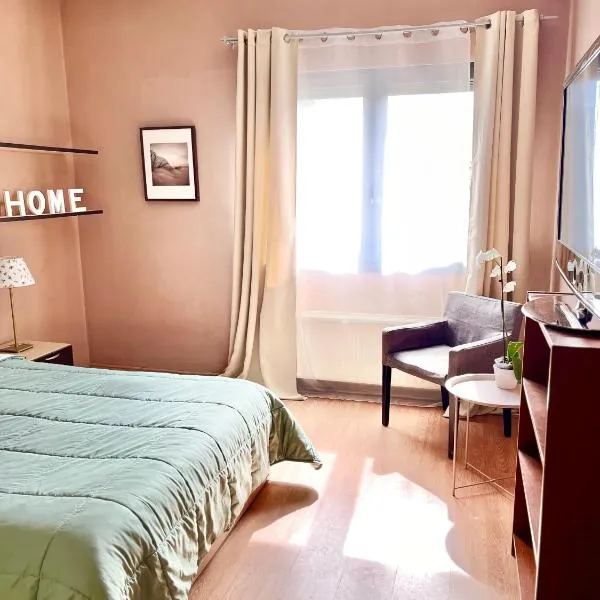 SUNNY 3, Two-bedroom apartment with parking, ξενοδοχείο στην Κομοτηνή