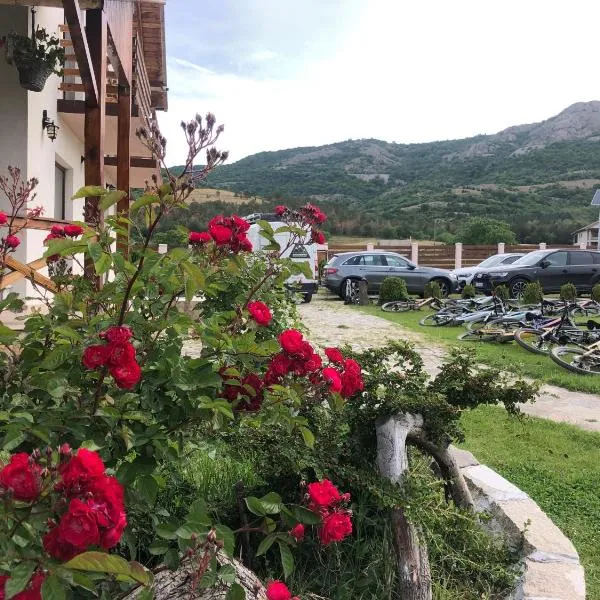 Plai Dobrogean, hotel in Greci