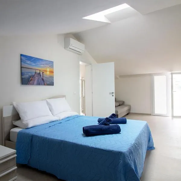 Villa "Baci sul Mare" Attico- Spiaggia privata, hotel in Rimini