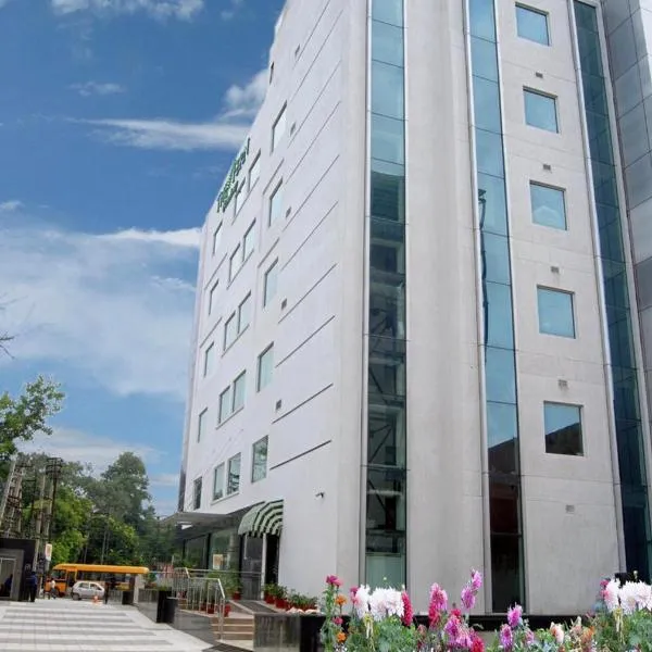 Hotel Grenville，位于古尔冈的酒店