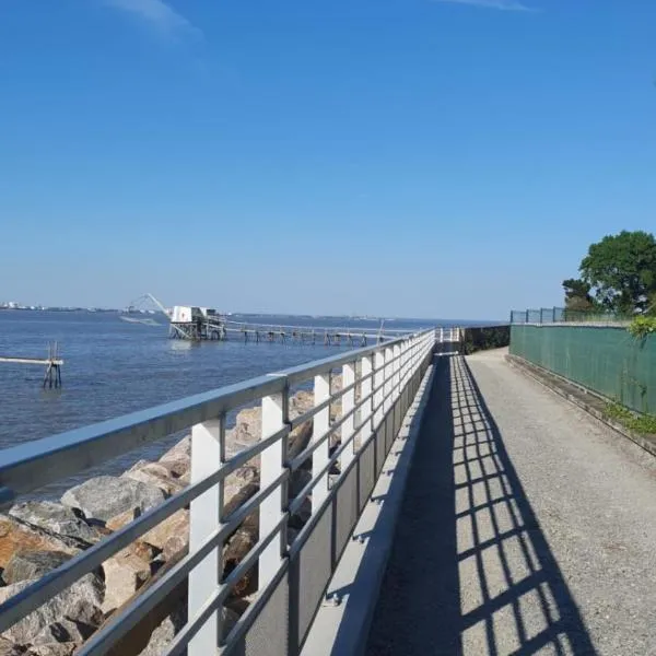 Logement T2 avec terrasse idéal Loire à vélo, hotel i Saint-Brevin-les-Pins