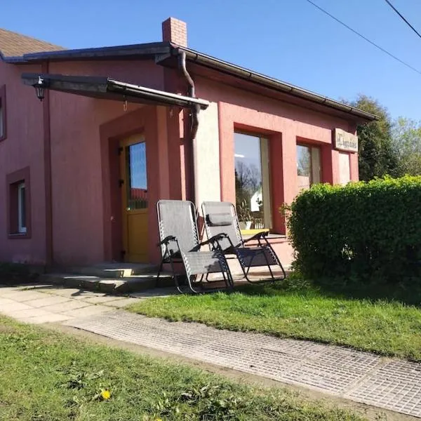 Ligzdas, hotel in Valgalciems