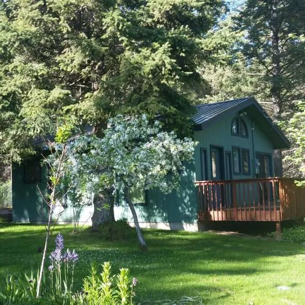 Cottage at Foys Lake Montana, hotel in Kalispell