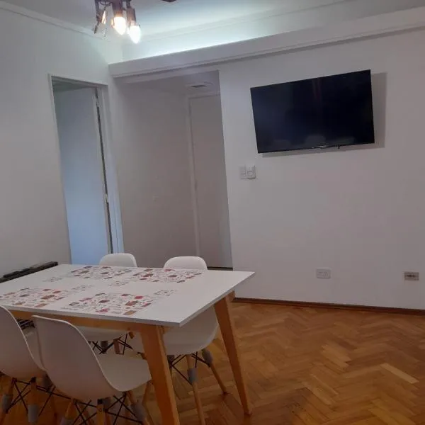 Departamento a pasos de Abasto Shopping, готель у Буенос-Айресі