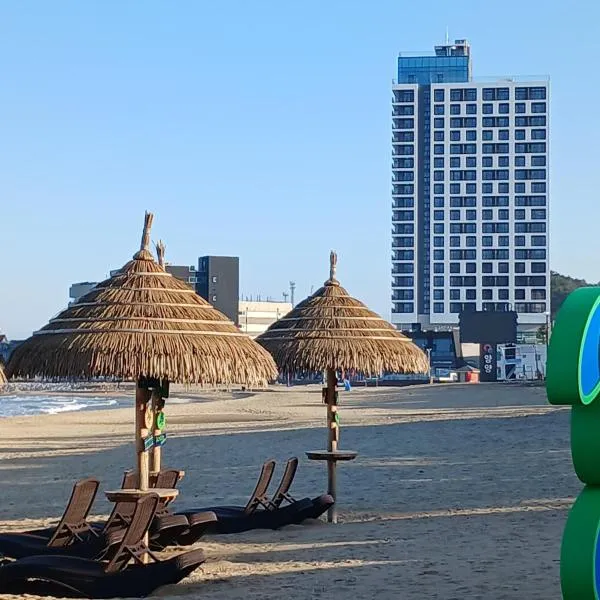 SurfResort INN-The City YangYang, hotel v destinaci Jangjang