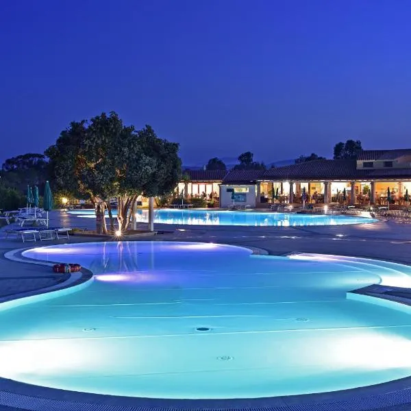 Hotel Club & Village Cala Fiorita, hotel en Agrustos