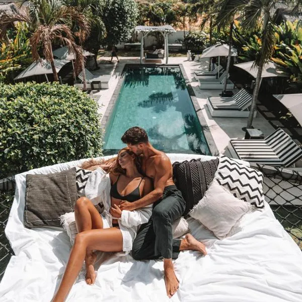White Palm Hotel Uluwatu Bali，位于金巴兰的酒店