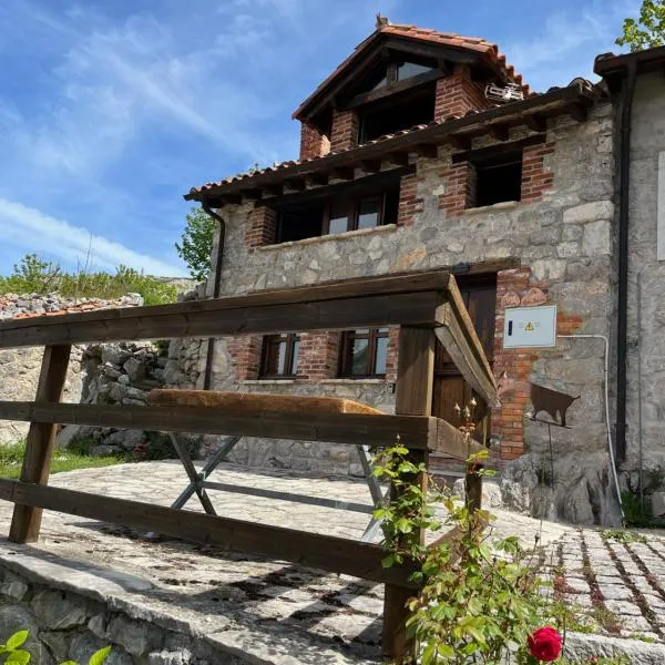 La Cabaña de Ana Juana, hotel v destinaci Arenas de Cabrales