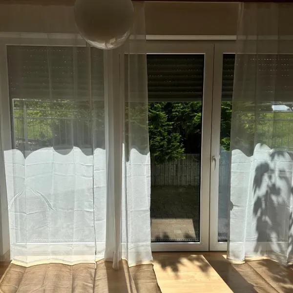 Westfalenpark Apartment with Terrace and Parking, hotel in Dortmund