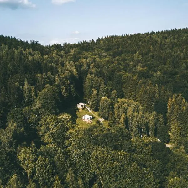 Kryjówka - Jurty ukryte wśród zieleni, hotel in Leszczyniec