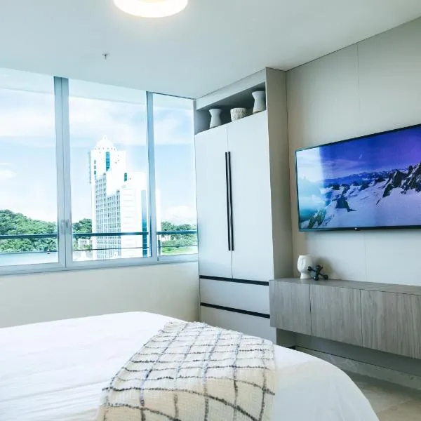 Oceanview Apt Near Panama City w/ King Bed & More, hotel a Playa Bonita Village