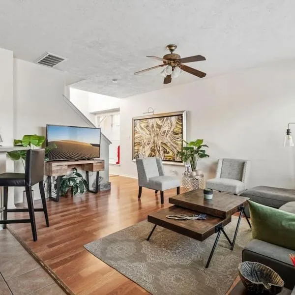 Amazing house in Woodlands fully equipped for 6, hotel in Conroe