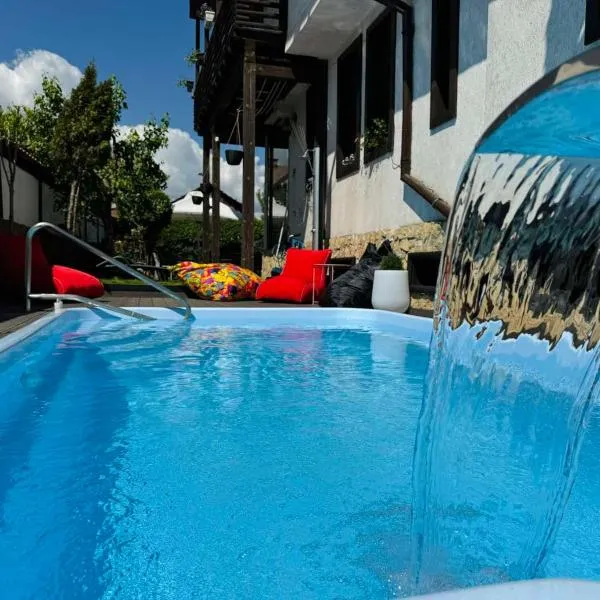 Guest house Elit, ξενοδοχείο στο Ντομπρίνιστε