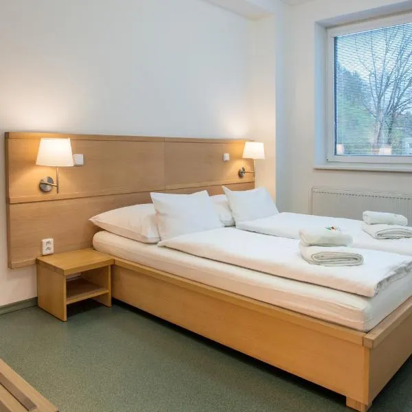 HOTEL U STAVAŘE - Hotelová DEPANDANCE, ξενοδοχείο σε Vsetιn