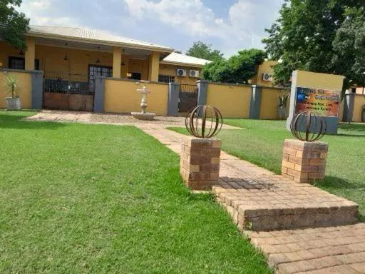 morning sun guesthouse, hotel v mestu Hartswater