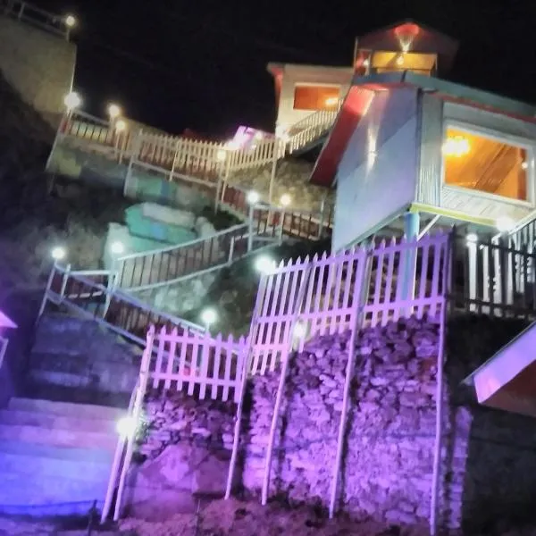 THE WONDERLAND COTTAGES & Cafe, hotel i Narkanda