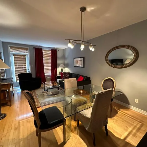 ApartHotelMontreal by Les Terrasses Saint Urbain 2225I2, hotel in Montreal