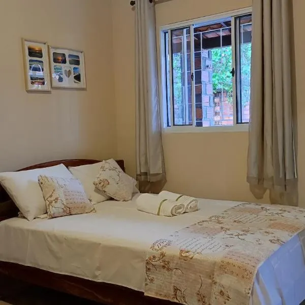 Casa de temporada 02 -Chalé Portal do Paraíso, hotel v destinaci Santo Amaro