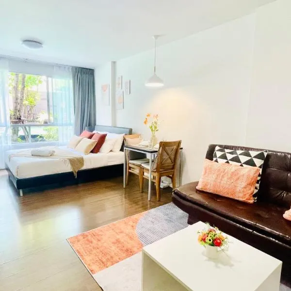 Baan Kun Koey Condo Huahin B103,Pool View,Heart of Huahin,Near Blue Ports,300m from Beach, ξενοδοχείο στο Χουά Χιν