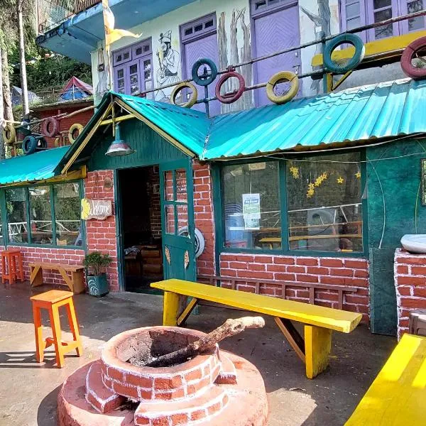 NOMADIC DALHOUSIE - Camping & The Adventure Café, hotel in Dalhousie